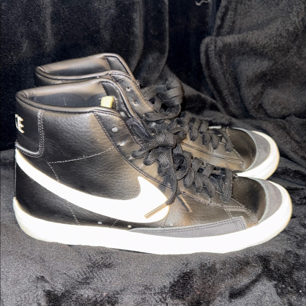 Nike Blazer Mid 77 Vintage Sz 9.5 US MENS
